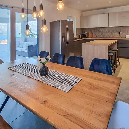 Amazing In With Jacuzzi, Wifi And 2 Bedrooms * Vinjerac