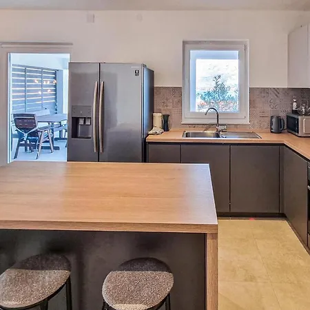 Amazing In With Jacuzzi, Wifi And 2 Bedrooms
