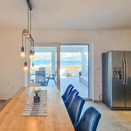 Apartmán Amazing In With Jacuzzi, Wifi And 2 Bedrooms Vinjerac