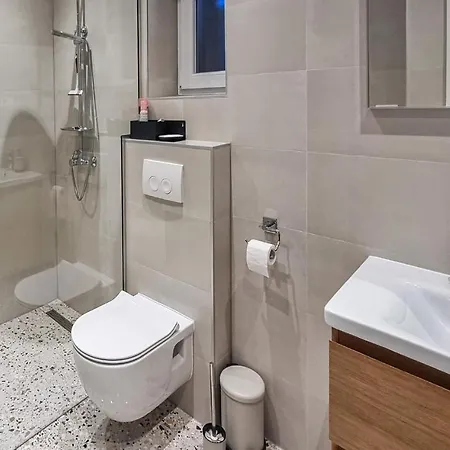 Apartmán Amazing In With Jacuzzi, Wifi And 2 Bedrooms