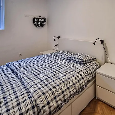 Apartmán Amazing In With Jacuzzi, Wifi And 2 Bedrooms