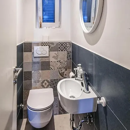 Apartmán Amazing In With Jacuzzi, Wifi And 2 Bedrooms Vinjerac